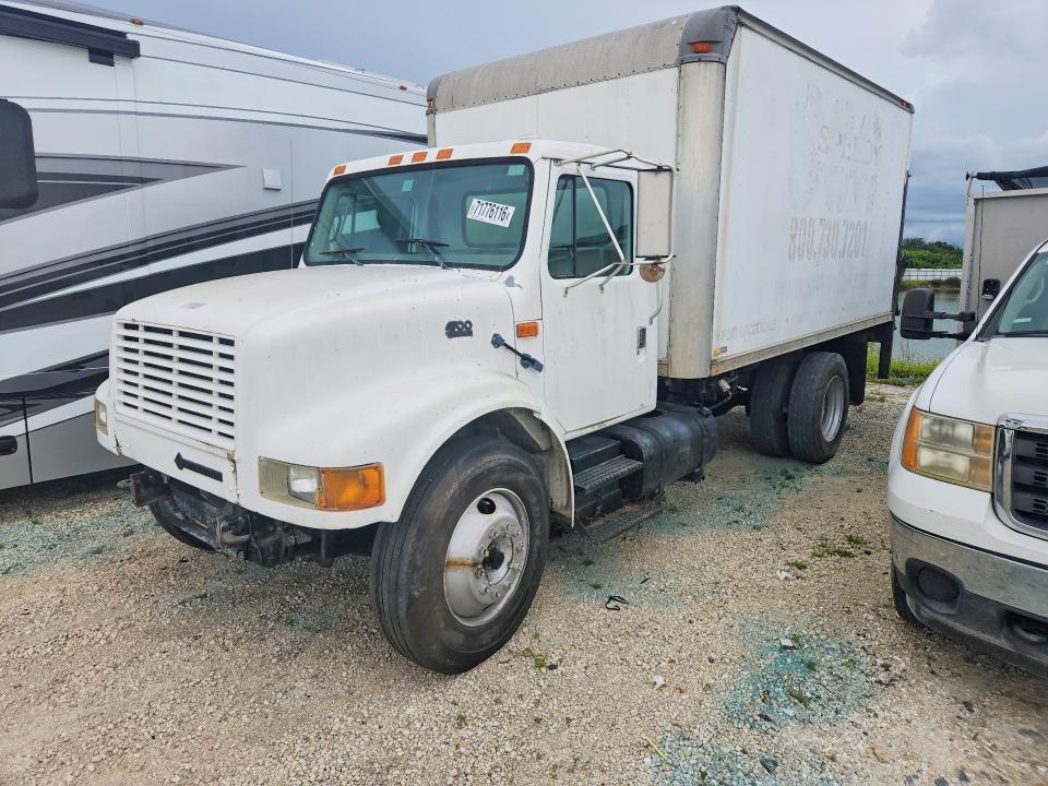 2002 INTERNATIONAL 4000 4700  