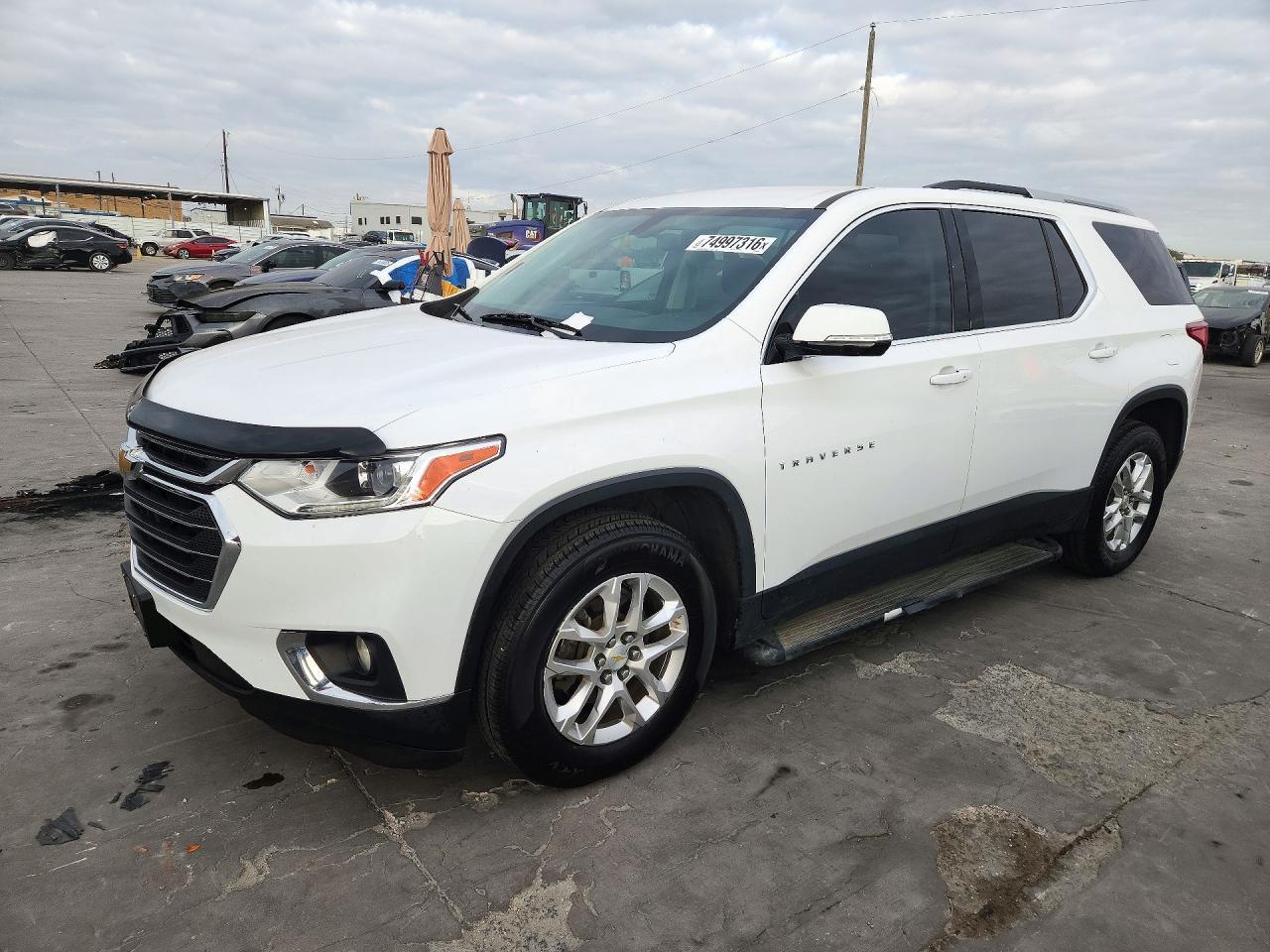 Вид 2018 CHEVROLET TRAVERSE LT, угол 1