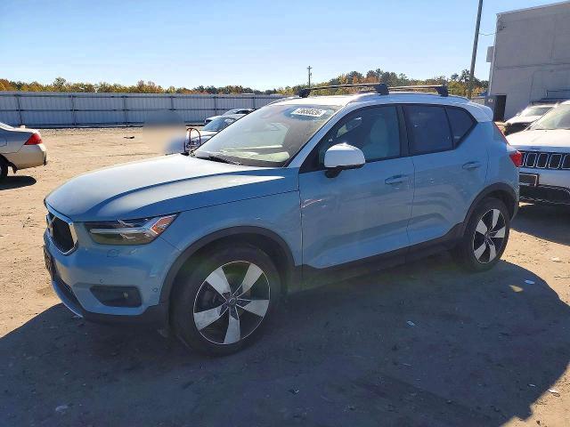 2019 VOLVO XC40 T5 MOMENTUM  