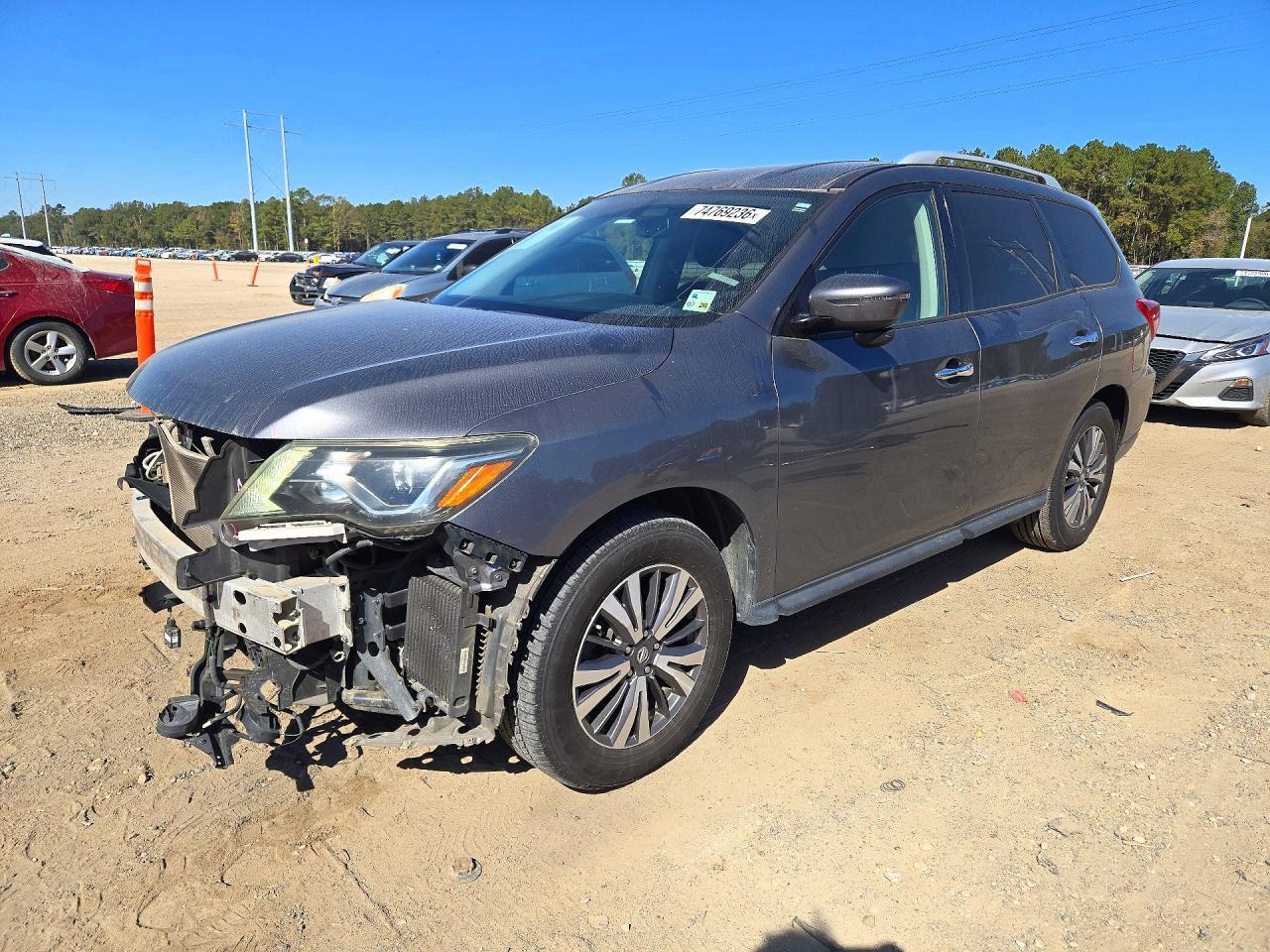 Vedere 2018 NISSAN PATHFINDER SV, unghi 1