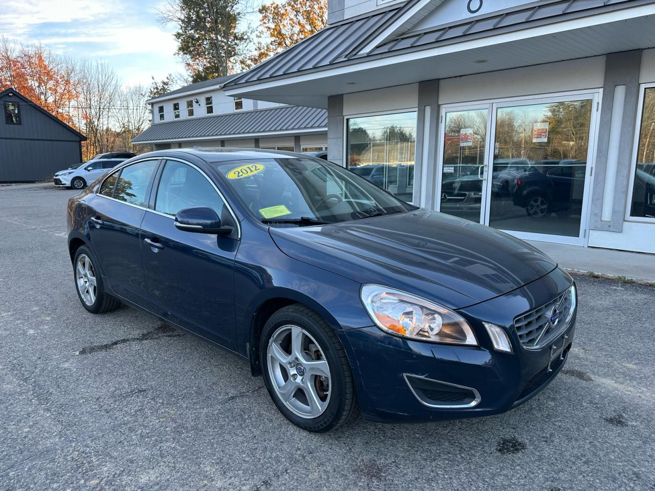 منظر 2012 VOLVO S60 T5، زاوية 1