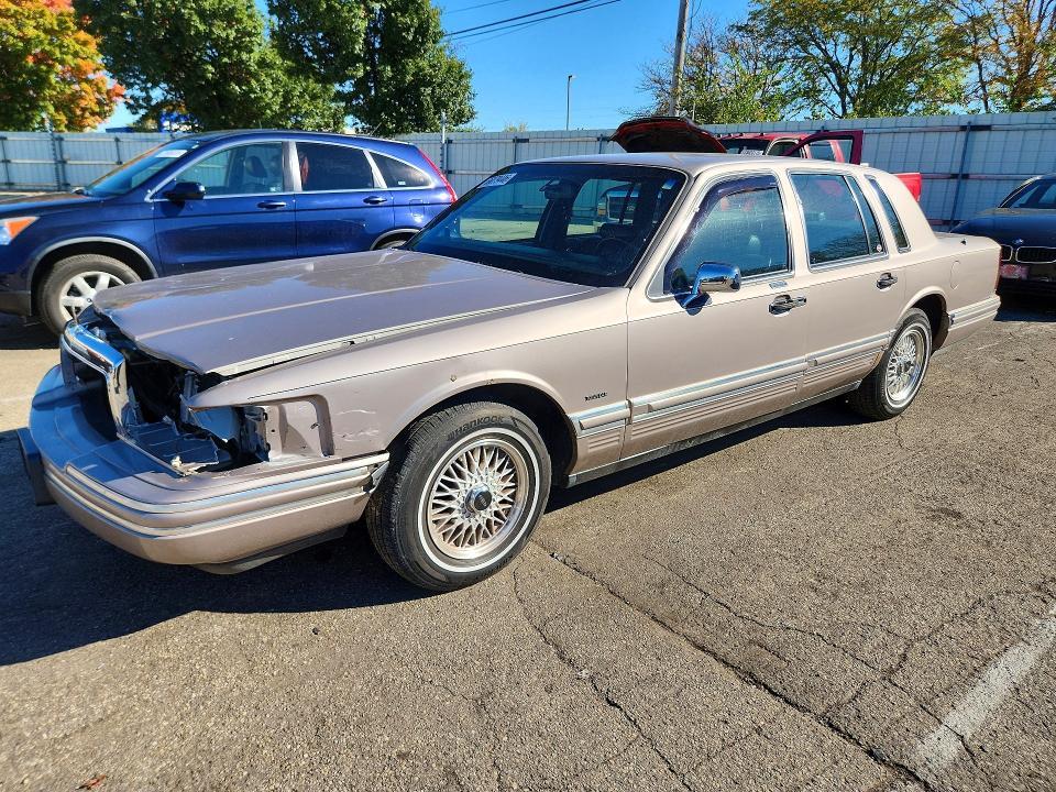 1994 LINCOLN TOWN CAR EXECUTIVE  
