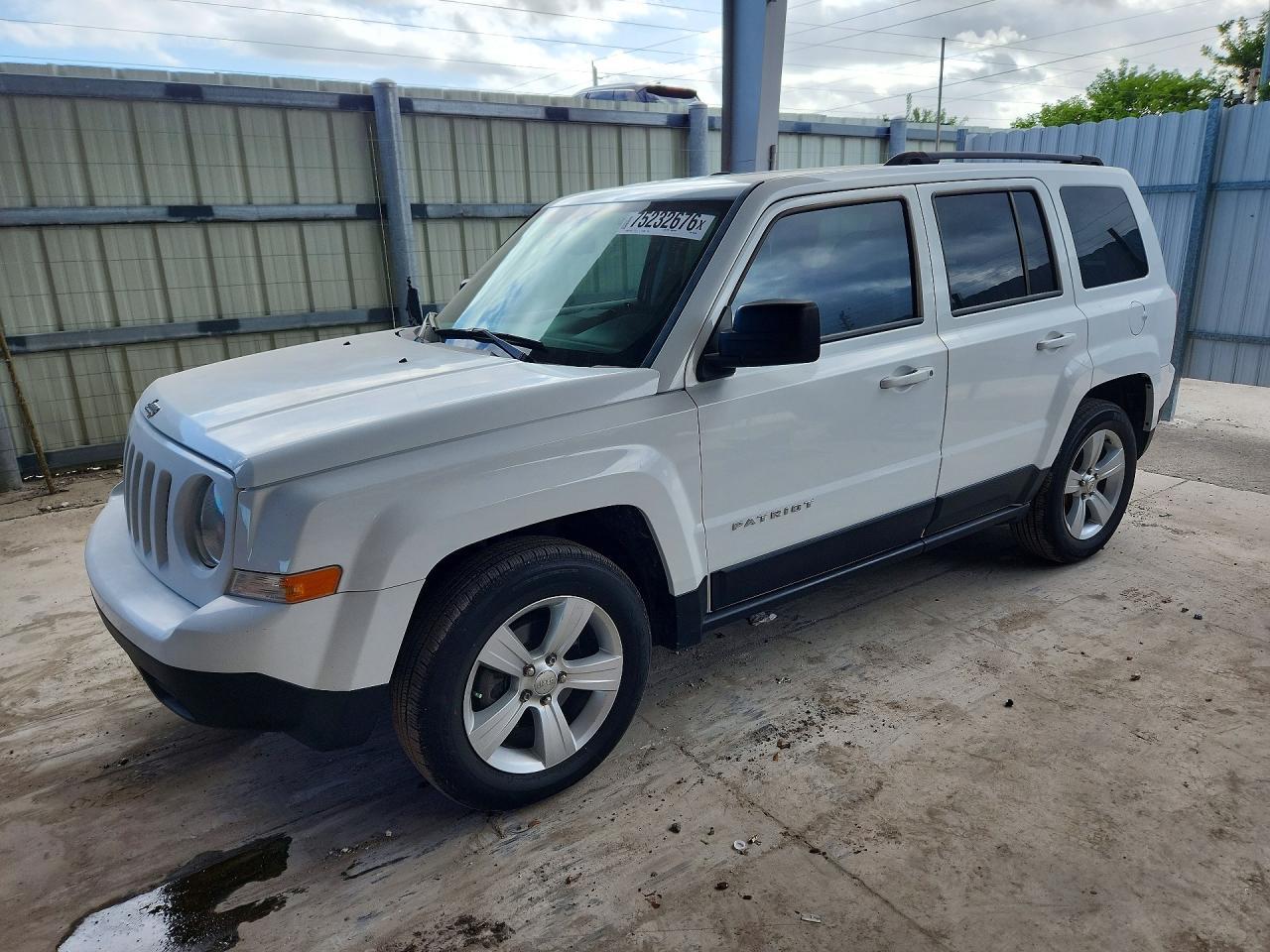 Vista de 2016 JEEP PATRIOT SPORT, ángulo 1