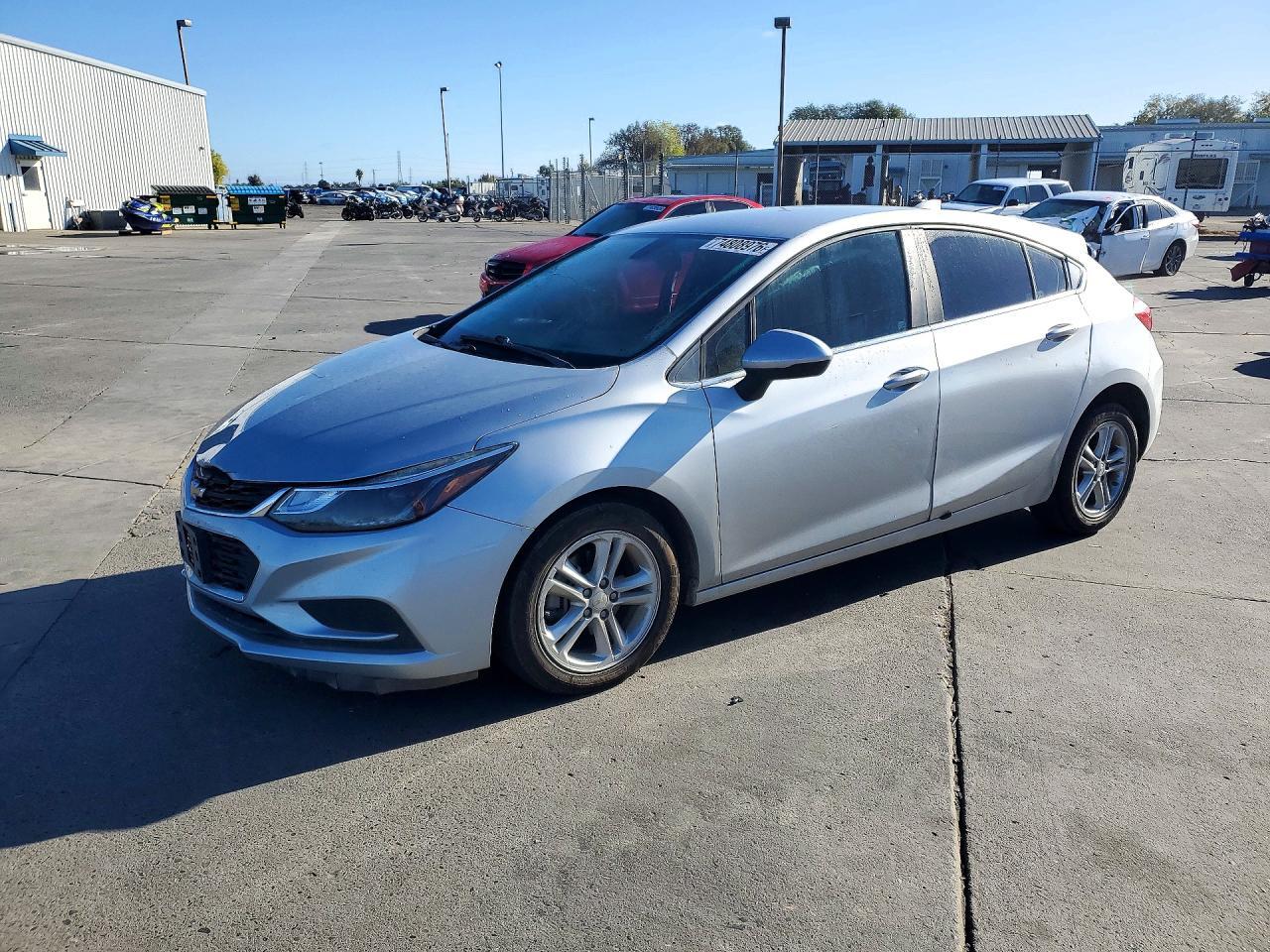 Vedere 2017 CHEVROLET CRUZE LT, unghi 1