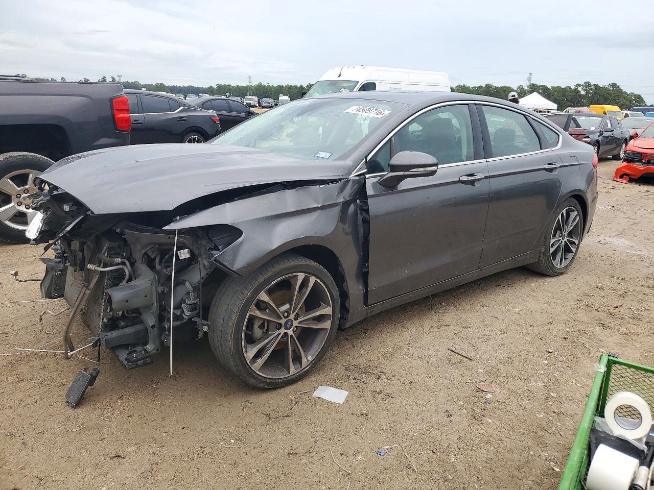 منظر 2020 FORD FUSION TITANIUM، زاوية 1