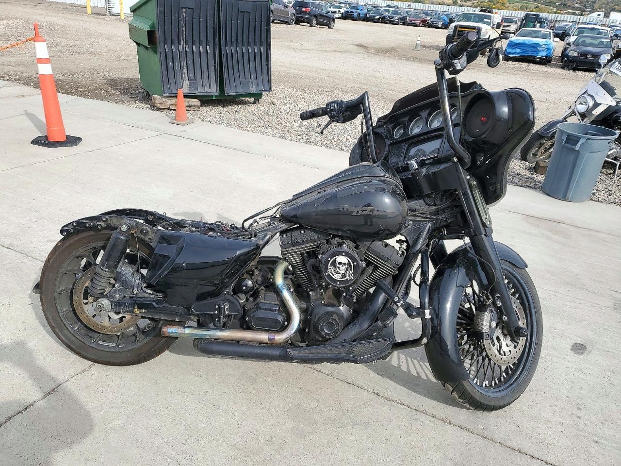 Vue de 2014 HARLEY-DAVIDSON FLHXS STREET GLIDE SPECIAL, angle 1