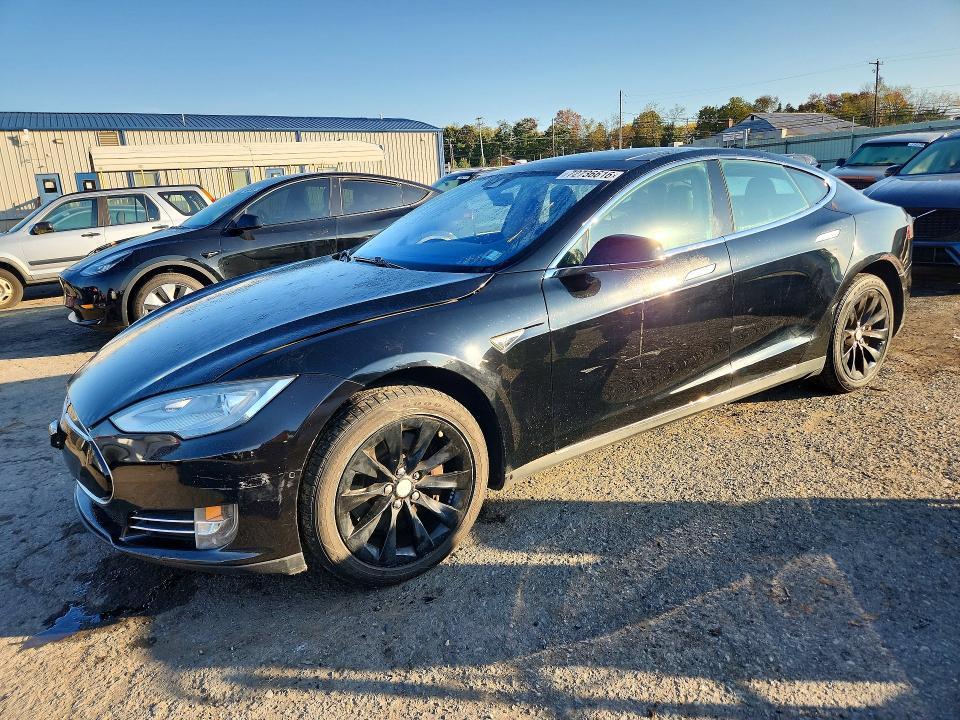 2015 TESLA MODEL S 85  