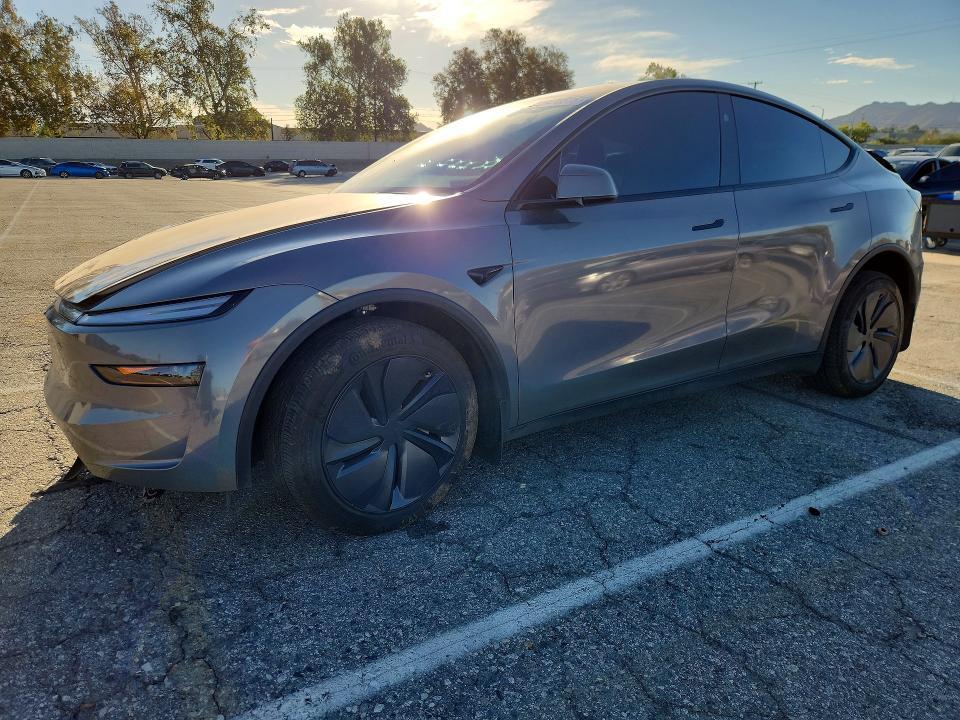 2026 TESLA MODEL Y   