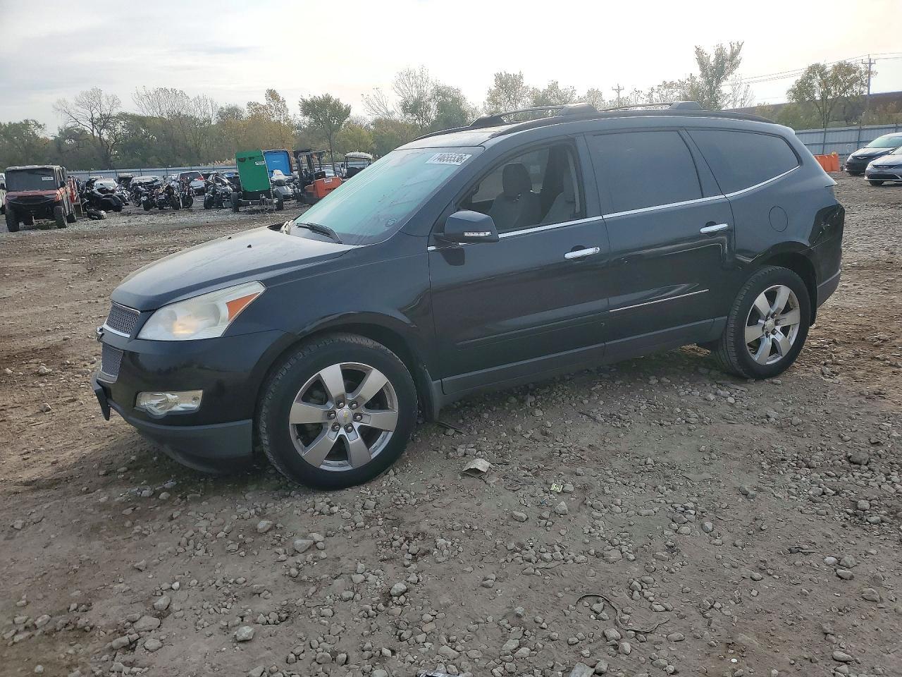 منظر 2012 CHEVROLET TRAVERSE LTZ، زاوية 1