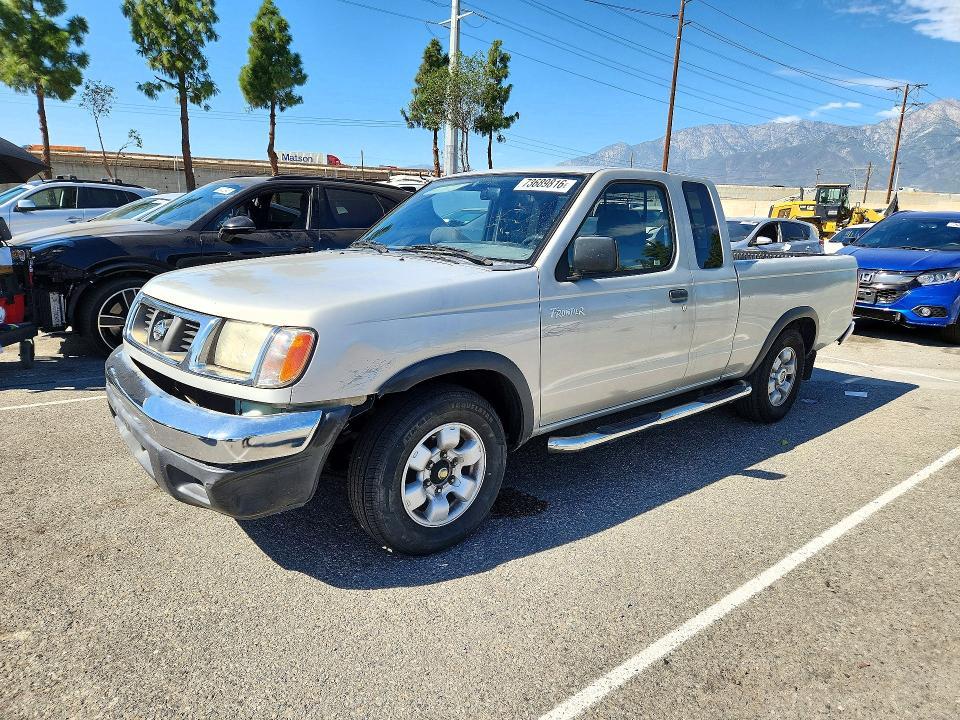 1999 NISSAN FRONTIER XE  