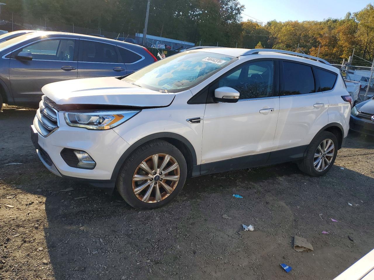 Vedere 2017 FORD ESCAPE TITANIUM, unghi 1