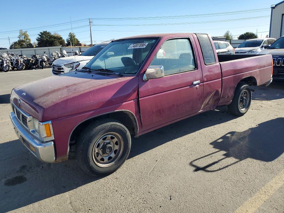 1995 NISSAN TRUCK XE  