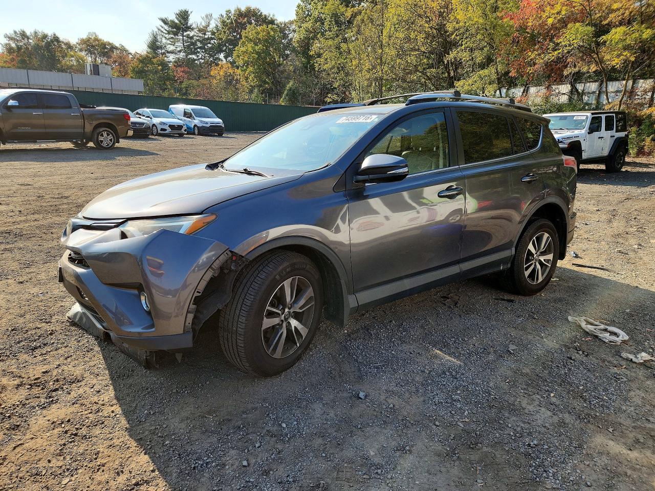 منظر 2017 TOYOTA RAV4 XLE، زاوية 1