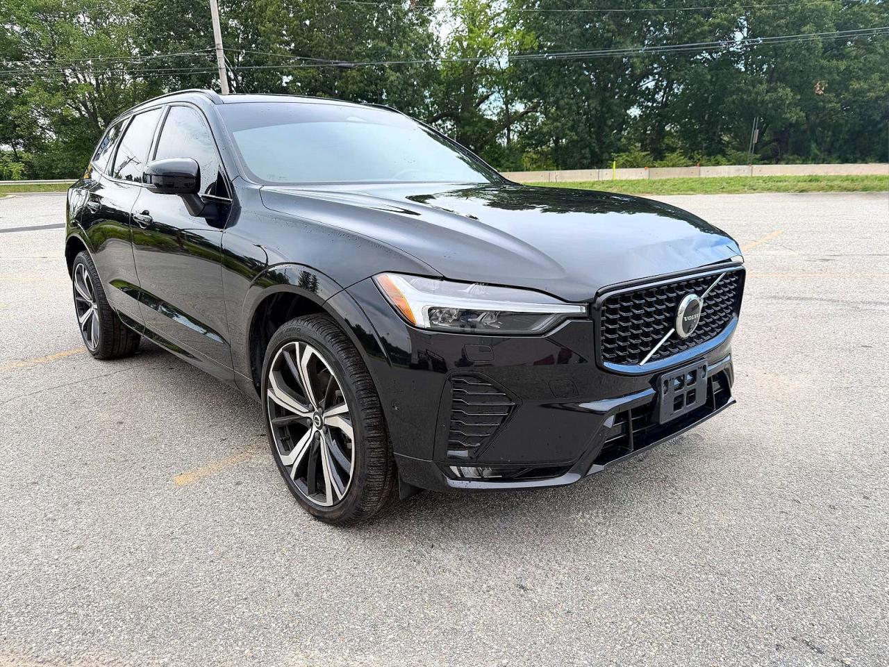 Vista de 2024 VOLVO XC60 ULTIMATE, ángulo 1