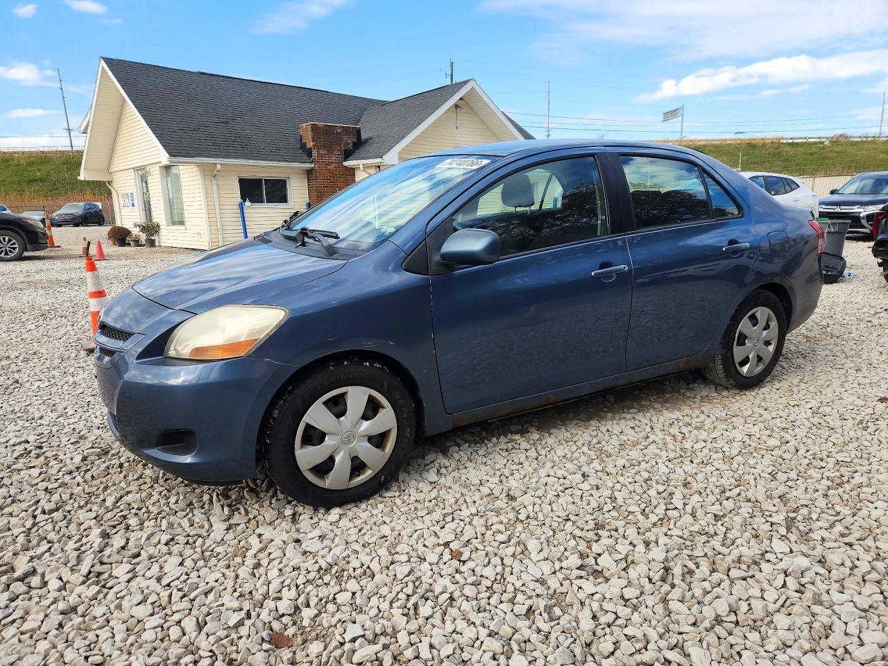 منظر 2008 TOYOTA YARIS BASE، زاوية 1