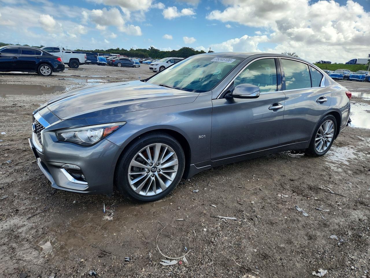 2018 INFINITI Q50 3.0T LUXE view, angle 1