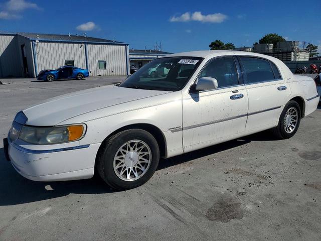 2000 LINCOLN TOWN CAR SIGNATURE  