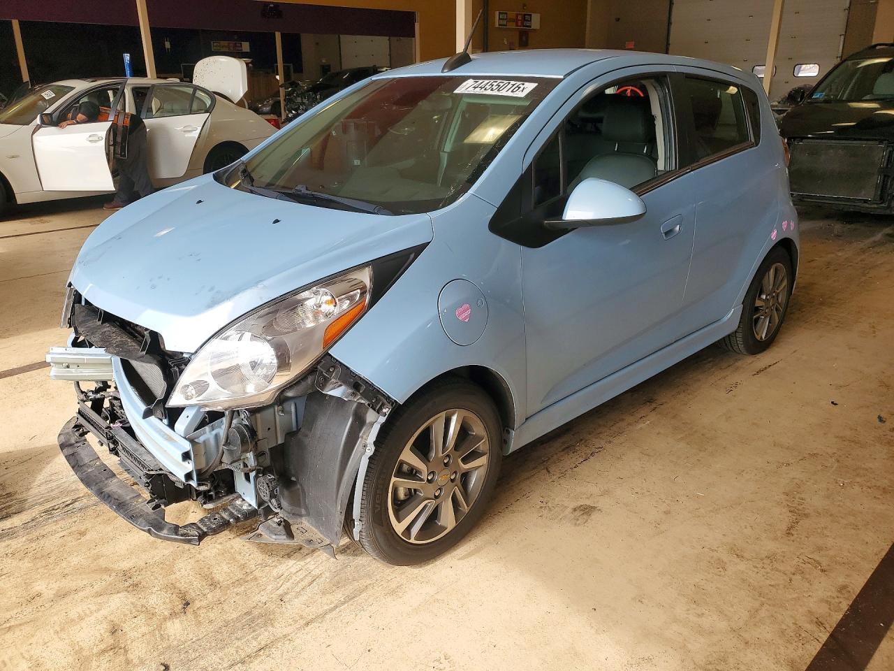 Vue de 2016 CHEVROLET SPARK EV 2LT, angle 1