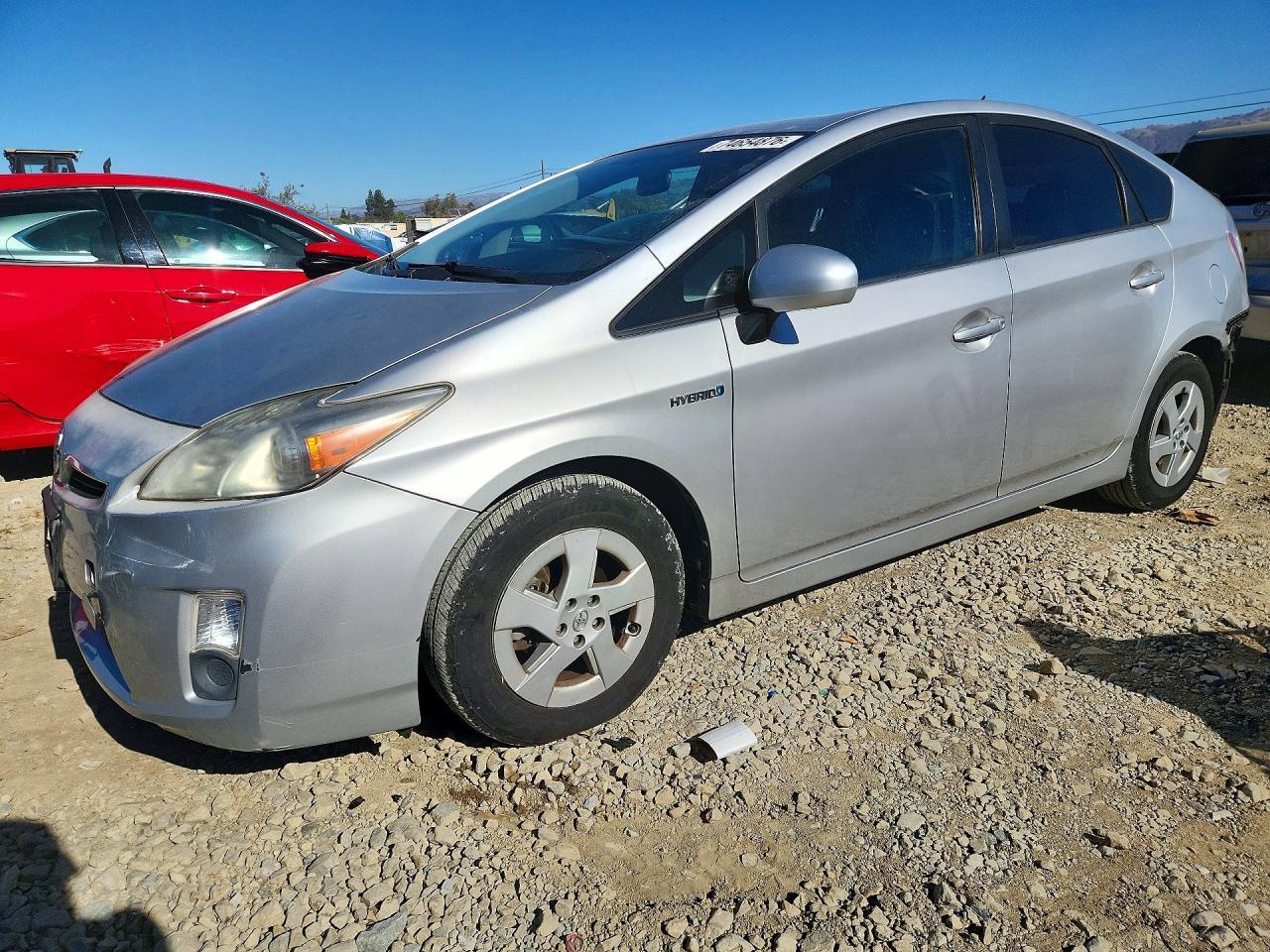 Vue de 2010 TOYOTA PRIUS II, angle 1
