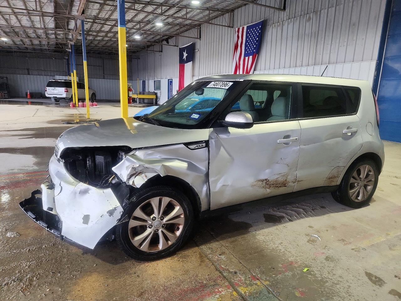 Вид 2015 KIA SOUL +, угол 1