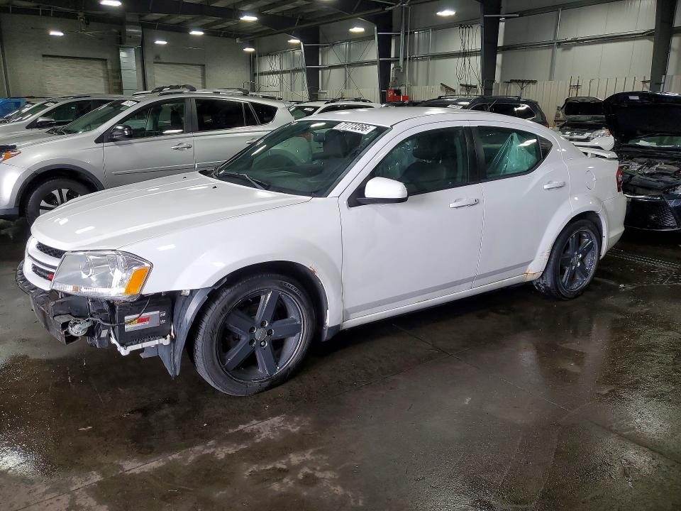 2013 DODGE AVENGER SE  