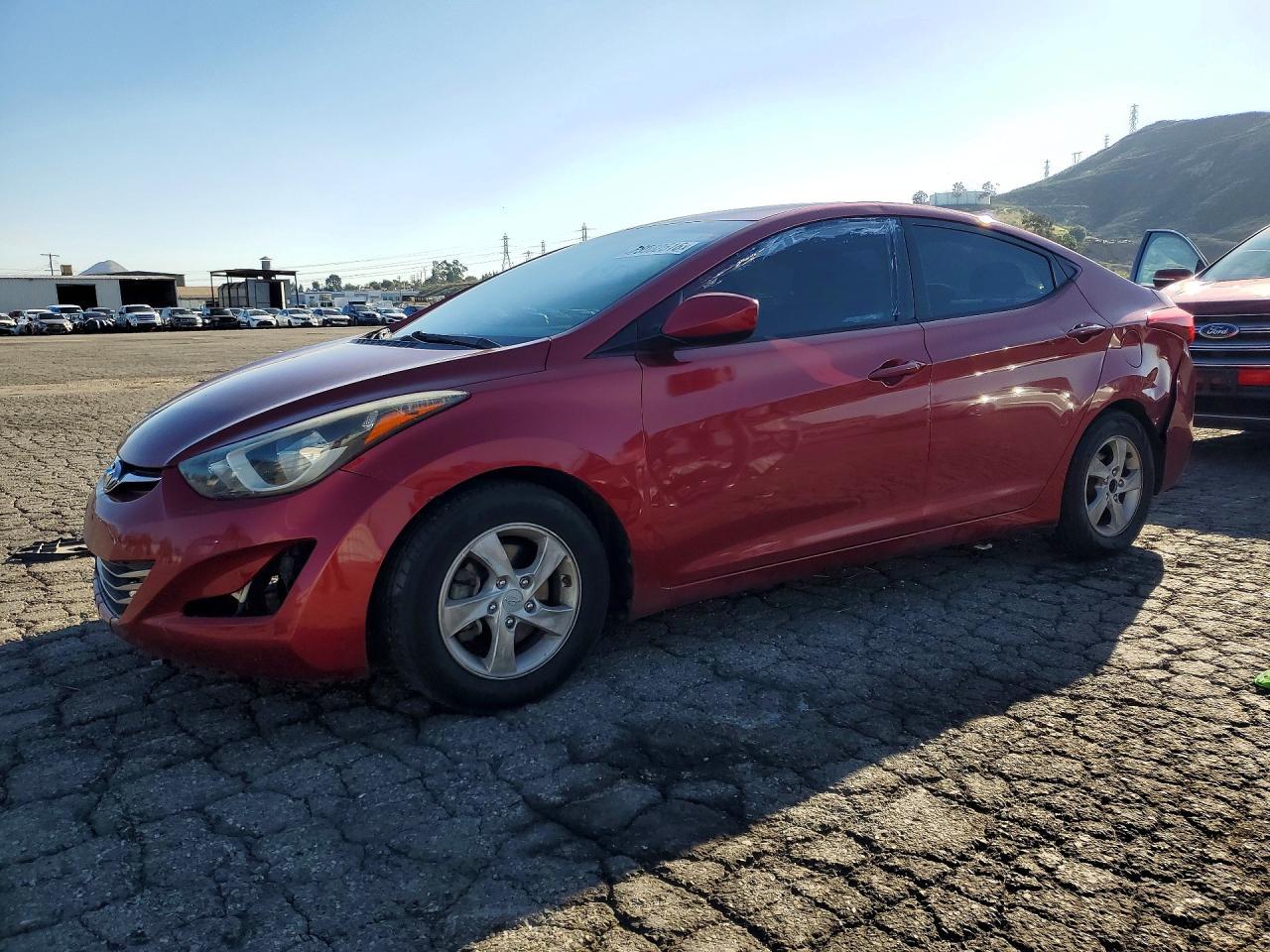 Vue de 2015 HYUNDAI ELANTRA SE, angle 1