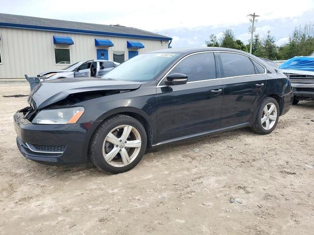 2013 VOLKSWAGEN PASSAT SE  
