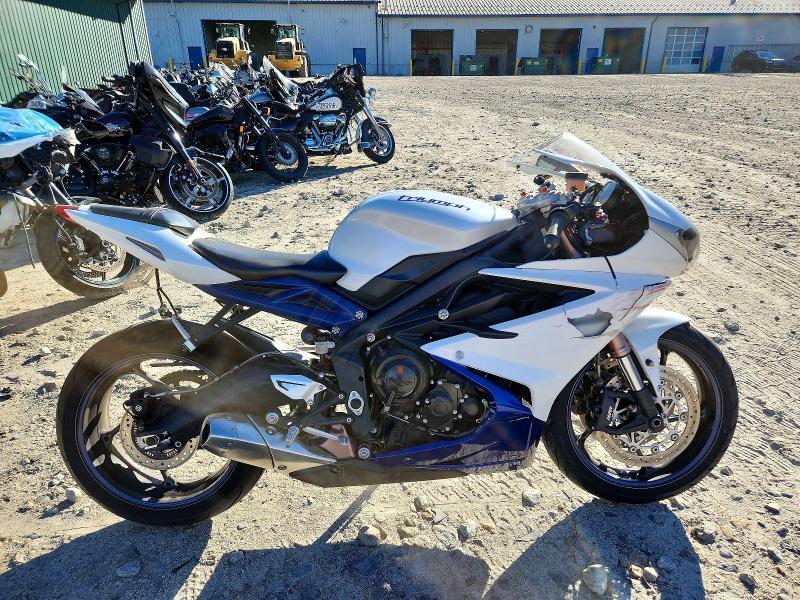 2013 TRIUMPH MOTORCYCLE DAYTONA 675  