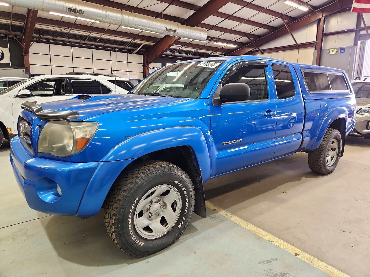 Vue de 2010 TOYOTA TACOMA V6, angle 1
