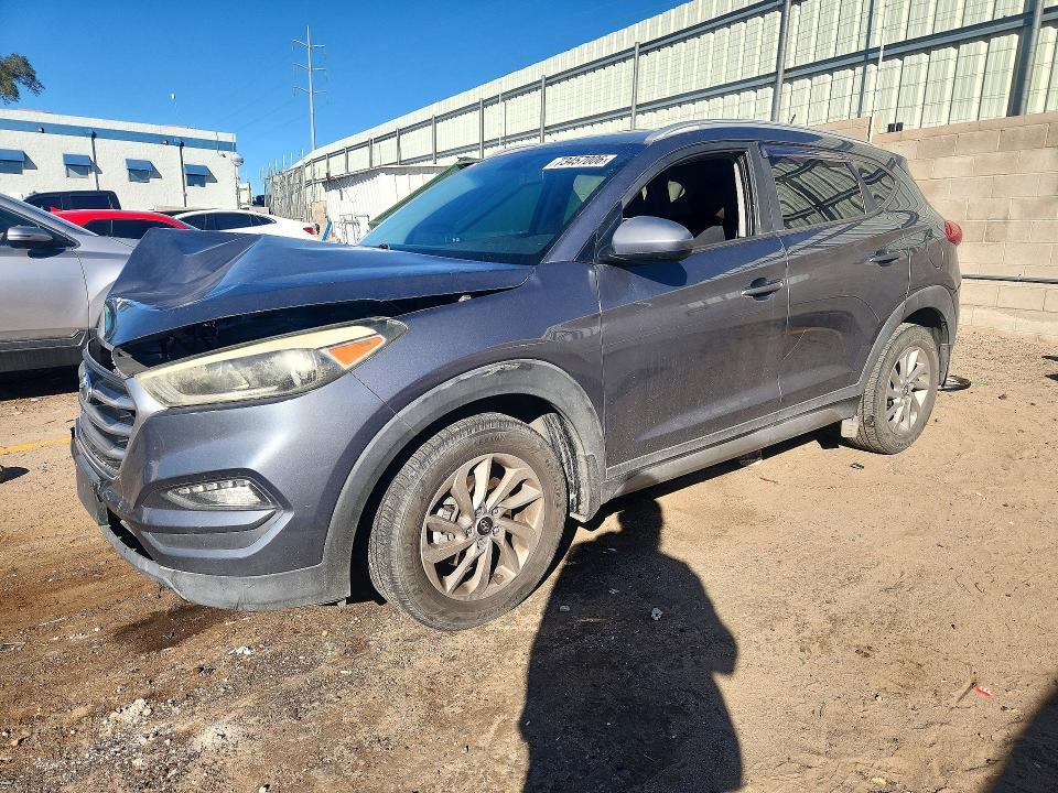2017 HYUNDAI TUCSON SE  
