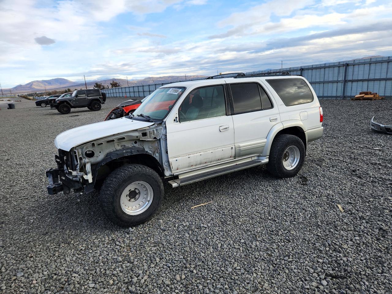 Vue de 2001 TOYOTA 4RUNNER LIMITED, angle 1