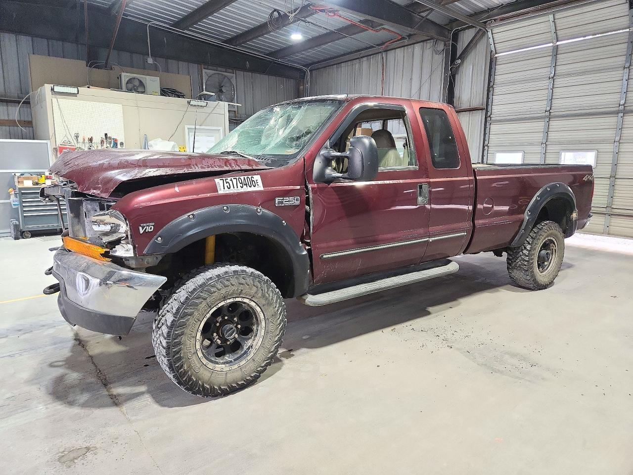 Vue de 2000 FORD F250 SUPER DUTY, angle 1