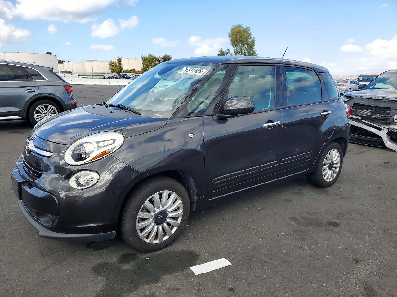 Vue de 2014 FIAT 500L EASY, angle 1