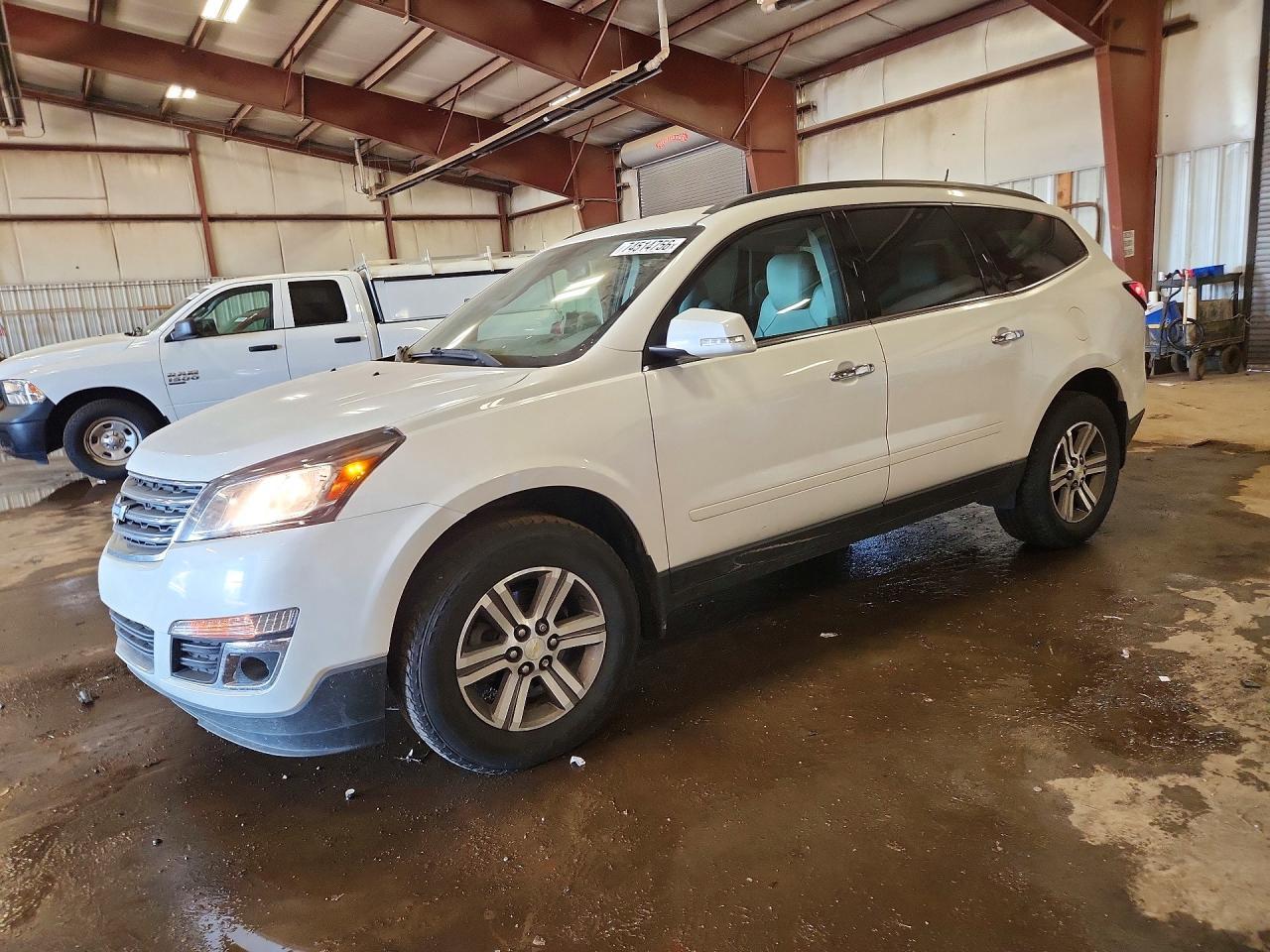 2017 CHEVROLET TRAVERSE LT view, angle 1