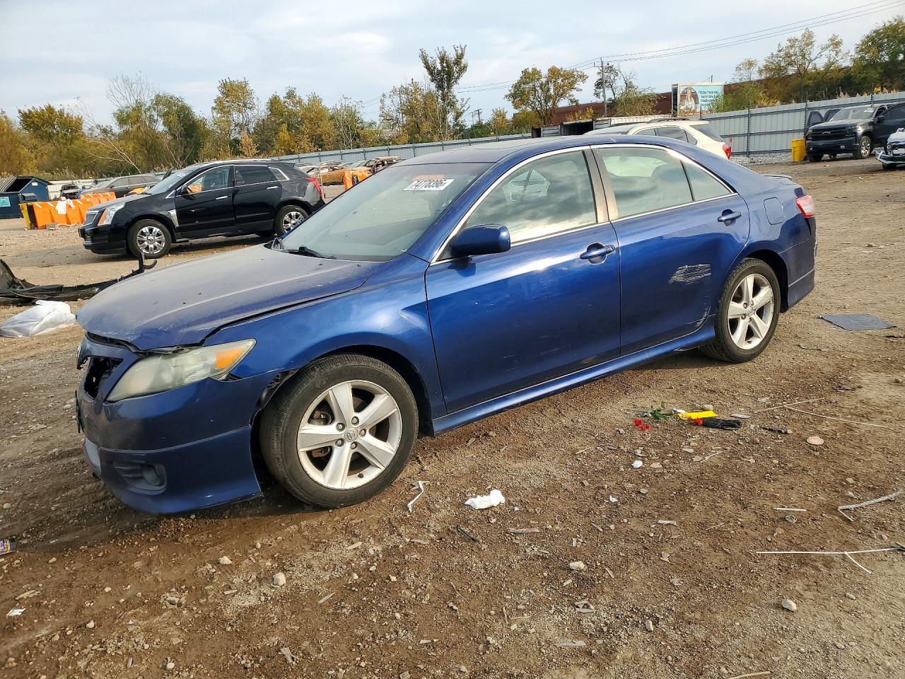 Вид 2010 TOYOTA CAMRY SE V6, угол 1