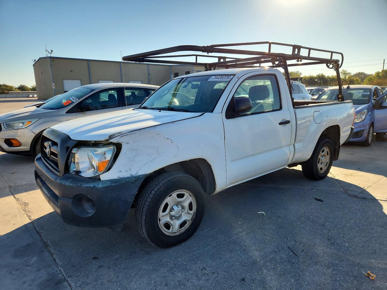 Vue de 2005 TOYOTA TACOMA BASE, angle 1