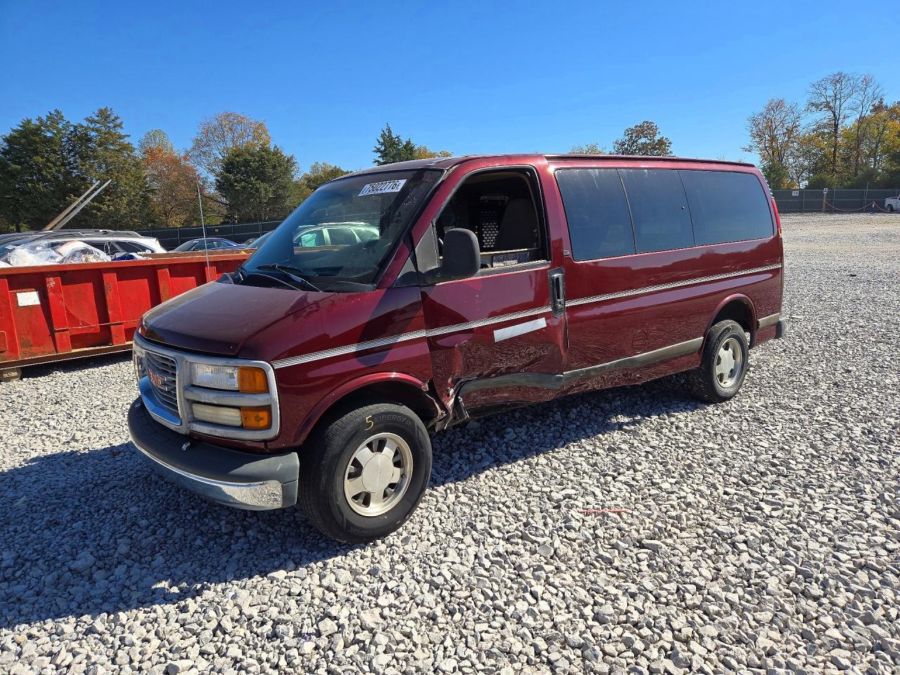 Вид 2000 GMC SAVANA G1500, угол 1