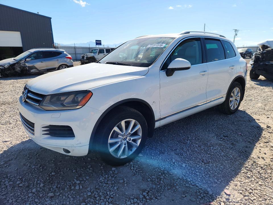 2013 VOLKSWAGEN TOUAREG V6  