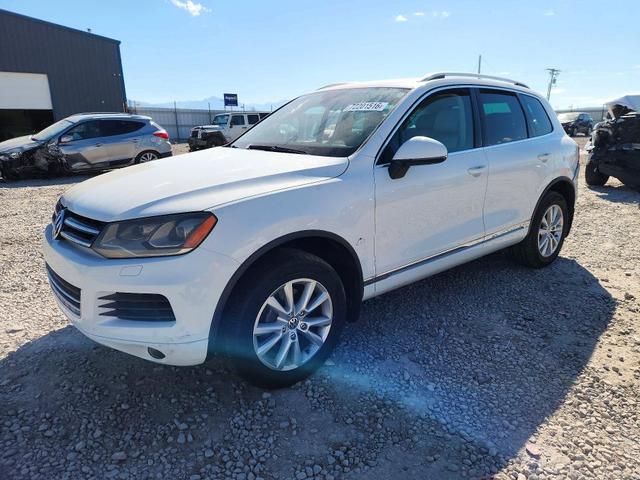 2013 VOLKSWAGEN TOUAREG V6  