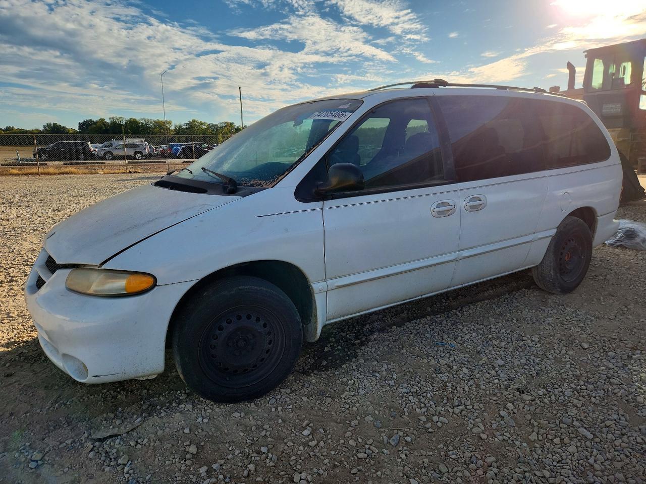 Вид 2000 DODGE GRAND CARAVAN SE, угол 1