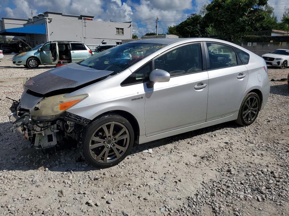 2013 TOYOTA PRIUS THREE  