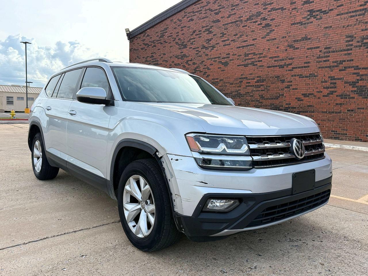 منظر 2019 VOLKSWAGEN ATLAS SE، زاوية 1