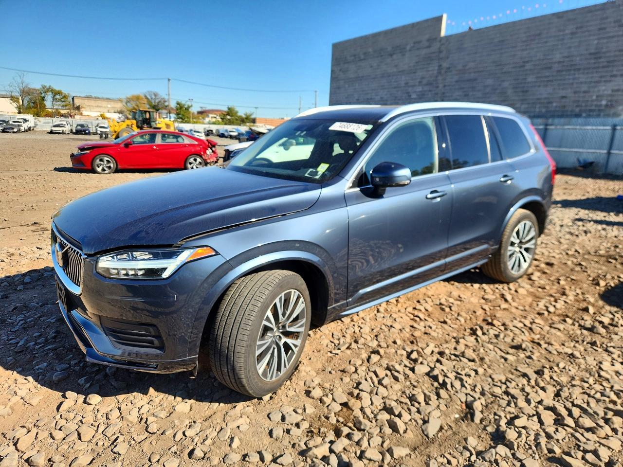 Вид 2020 VOLVO XC90 T5 MOMENTUM, угол 1