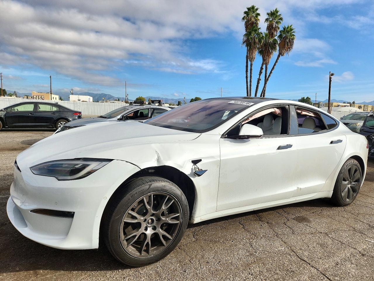 Vue de 2022 TESLA MODEL S, angle 1