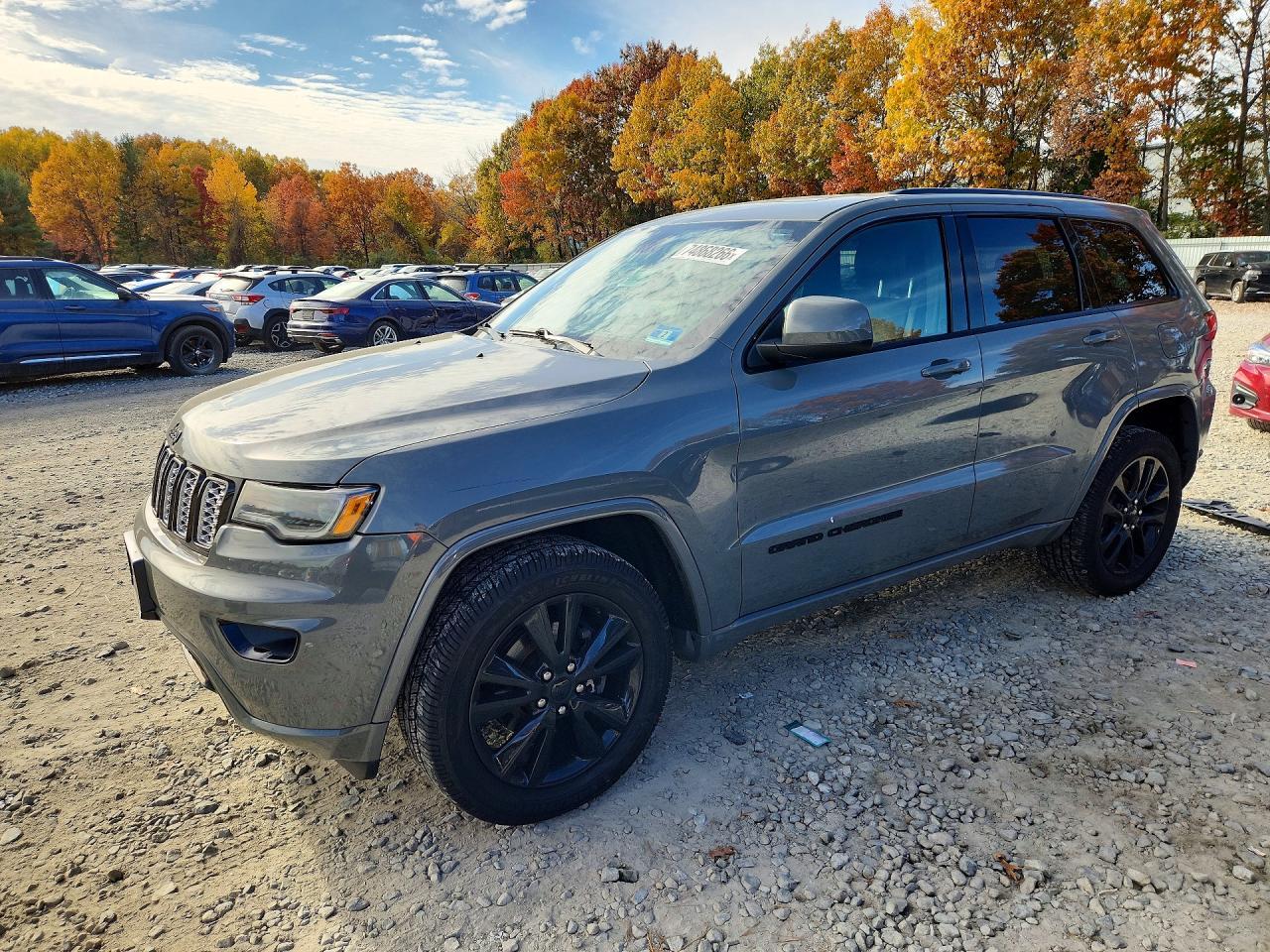 Vedere 2020 JEEP GRAND CHEROKEE LAREDO, unghi 1