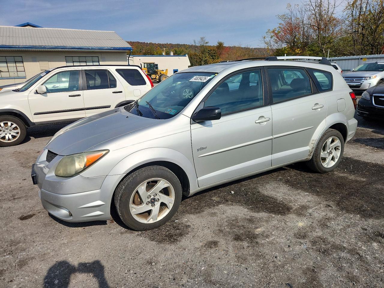 Vue de 2004 PONTIAC VIBE, angle 1