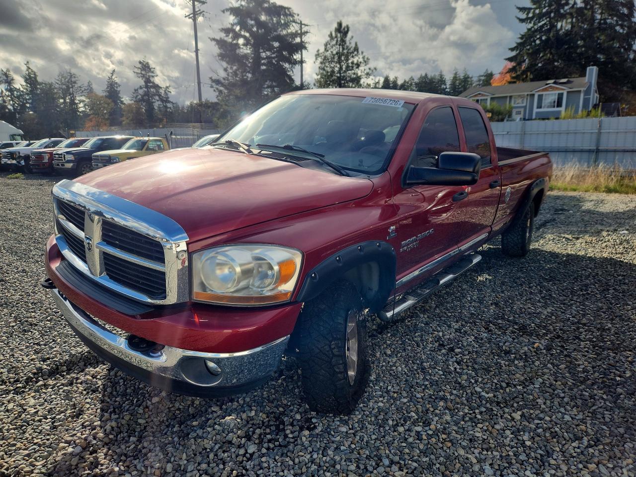 Vue de 2006 DODG RAM 2500 ST, angle 1