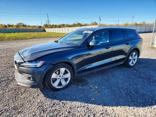2019 VOLVO V60 CROSS COUNTRY T5 MOMENTUM  