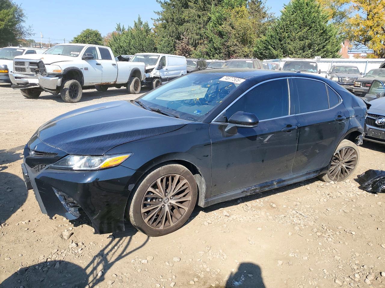 Vista de 2020 TOYOTA CAMRY SE, ángulo 1