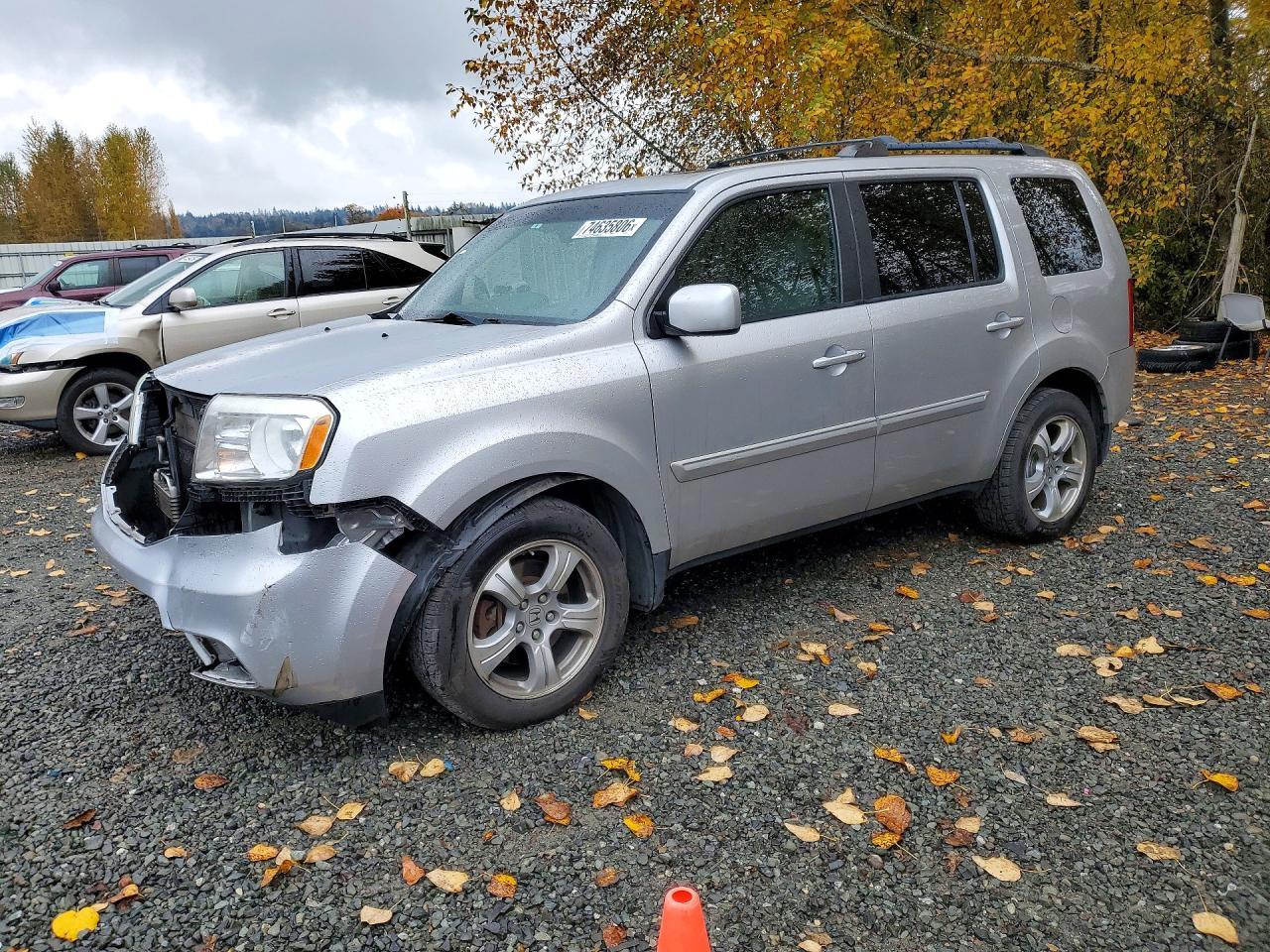منظر 2014 HONDA PILOT EXL، زاوية 1